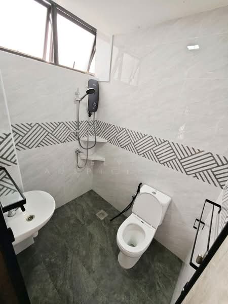 Kilat Court, 17 Lorong Kilat, Room Rental, 200 sqft, Apartment For Rent, by Melvin Auspicious Lee 李俊豪, 500193815 - Bathroom - PropertyGuru.com.sg