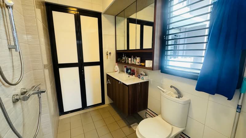 132C Canberra View, 132C Canberra View, 1 Bedroom, 506 sqft, HDB Flat For Sale, by Asyraaf TCR, 500193832 - Bathroom - PropertyGuru.com.sg