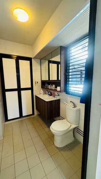 132C Canberra View, 132C Canberra View, 1 Bedroom, 506 sqft, HDB Flat For Sale, by Asyraaf TCR, 500193832 - Bathroom - PropertyGuru.com.sg