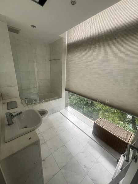 The Arris, 28 Yan Kit Road, 2 Bedrooms, 980 sqft, Apartment For Rent, by Terrell Soh, 500193844 - Master Bathroom - PropertyGuru.com.sg