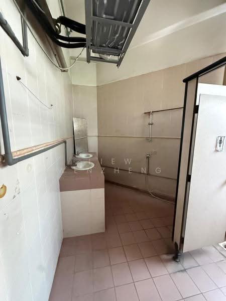 Mandai Industrial Building, 30 Mandai Estate, Admiralty / Woodlands, 3,218 sqft, Factory / Workshop (B2) For Rent, by Liew Wenzheng, 500193845 - Bathroom - CommercialGuru.com.sg