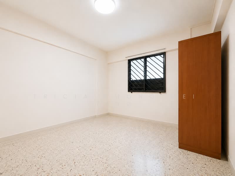 123 Hougang Avenue 1, 123 Hougang Avenue 1, 2 Bedrooms, 721 sqft, HDB Flat For Sale, by Tricia Chong Mei Ting, 500193847 - Common Bedroom - PropertyGuru.com.sg