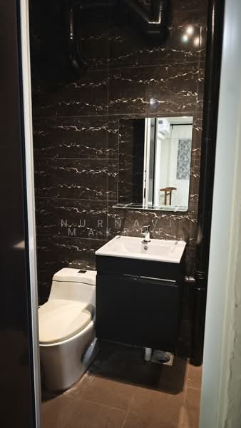 430 Jurong West Avenue 1, 430 Jurong West Avenue 1, 3 Bedrooms, 1,119 sqft, HDB Flat For Rent, by Nurnavi Makruf, 500193848 - Bathroom - PropertyGuru.com.sg