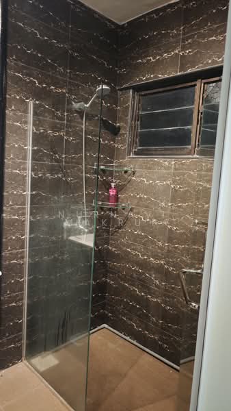 430 Jurong West Avenue 1, 430 Jurong West Avenue 1, 3 Bedrooms, 1,119 sqft, HDB Flat For Rent, by Nurnavi Makruf, 500193848 - Bathroom - PropertyGuru.com.sg