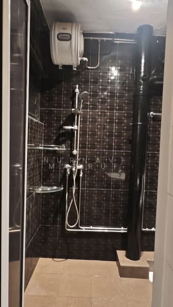 430 Jurong West Avenue 1, 430 Jurong West Avenue 1, 3 Bedrooms, 1,119 sqft, HDB Flat For Rent, by Nurnavi Makruf, 500193848 - Bathroom - PropertyGuru.com.sg