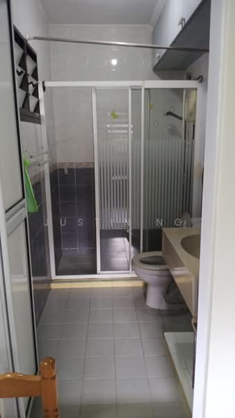 299A Compassvale Street, 299A Compassvale Street, Room Rental, 200 sqft, HDB Flat For Rent, by Justin Ng, 500193849 - Bathroom - PropertyGuru.com.sg
