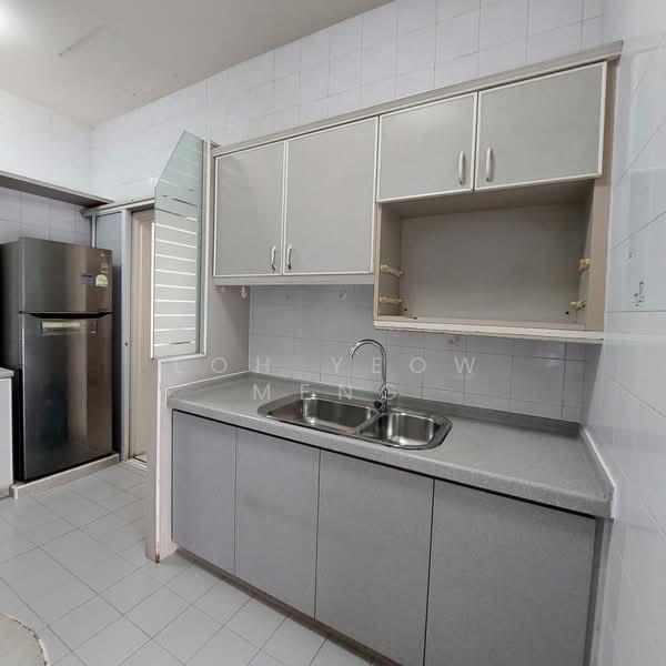 E7 Lodge, 66 Lorong Melayu, 3 Bedrooms, 1,367 sqft, Apartment For Rent, by Loh Yeow Meng, 500193851 - Kitchen - PropertyGuru.com.sg