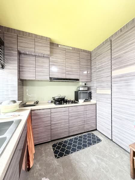 832 Jurong West Street 81, 832 Jurong West Street 81, 2 Bedrooms, 1,367 sqft, HDB Flat For Sale, by Nona Kirana, 500193862 - Kitchen - PropertyGuru.com.sg