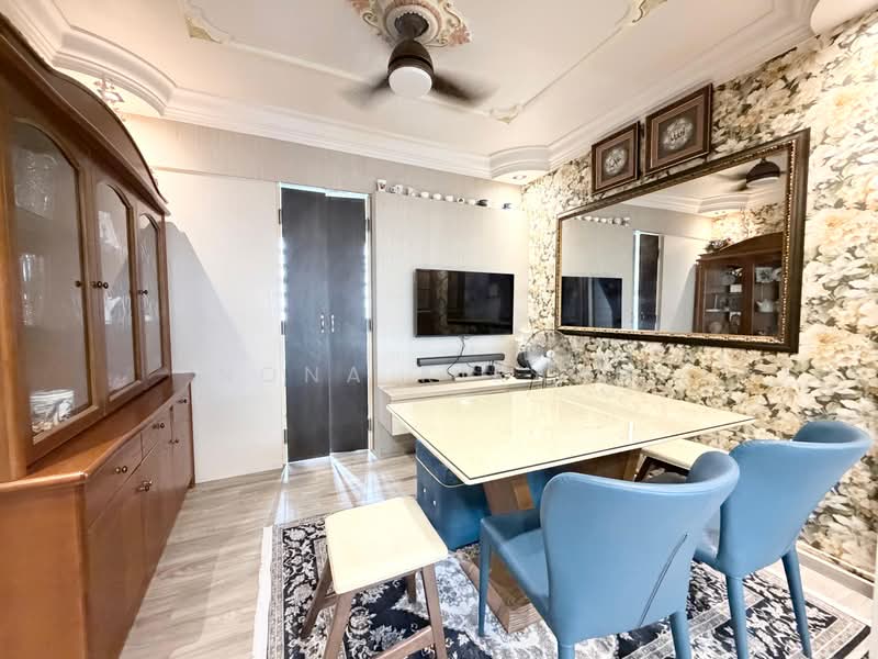 832 Jurong West Street 81, 832 Jurong West Street 81, 2 Bedrooms, 1,367 sqft, HDB Flat For Sale, by Nona Kirana, 500193862 - Dining Room - PropertyGuru.com.sg