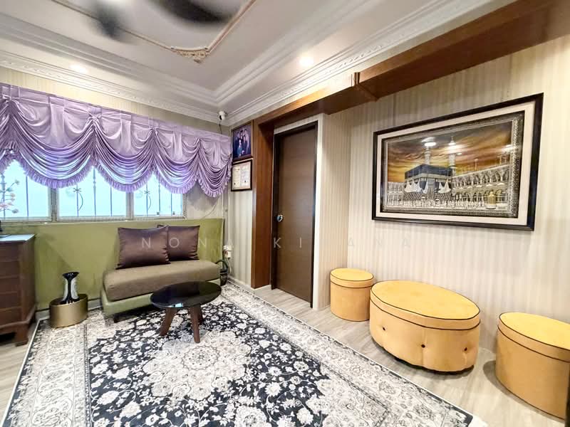 832 Jurong West Street 81, 832 Jurong West Street 81, 2 Bedrooms, 1,367 sqft, HDB Flat For Sale, by Nona Kirana, 500193862 - Living Room - PropertyGuru.com.sg