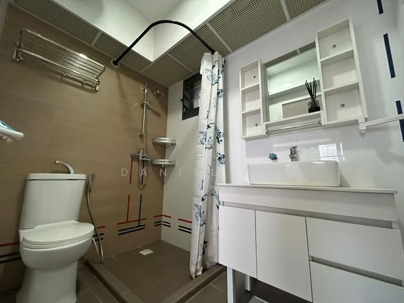 445A Clementi Avenue 3, 445A Clementi Avenue 3, 3 Bedrooms, 1,216 sqft, HDB Flat For Sale, by Daniel Ho, 500193873 - Bathroom - PropertyGuru.com.sg