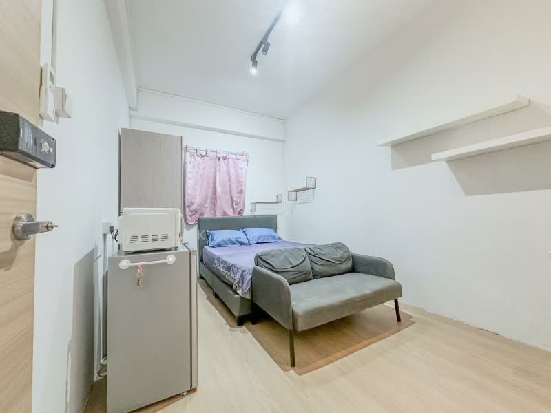 Rare Shophouse rooms for rent! 007, , Room Rental, 150 sqft, Shophouse For Rent, by Nickson Guay, 500193875 - Bedroom - PropertyGuru.com.sg