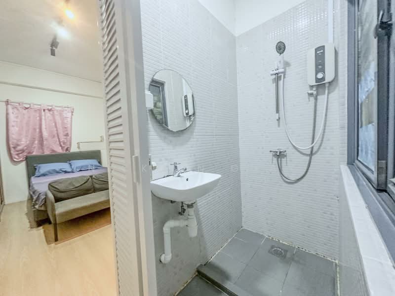 Rare Shophouse rooms for rent! 007, , Room Rental, 150 sqft, Shophouse For Rent, by Nickson Guay, 500193875 - Bedroom - PropertyGuru.com.sg