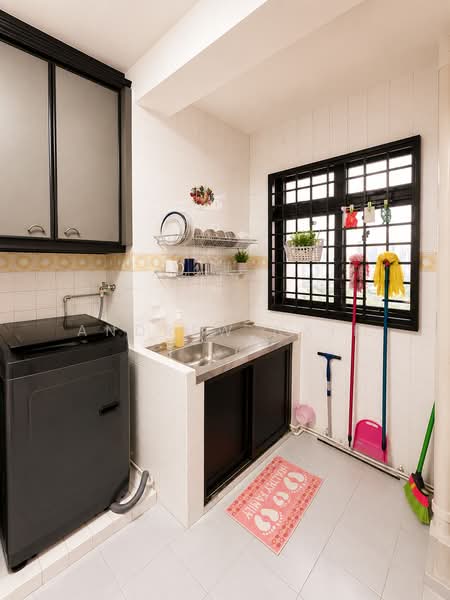 50 Sims Drive, 50 Sims Drive, 3 Bedrooms, 1,259 sqft, HDB Flat For Sale, by Andrew Nair, 500193880 - Kitchen - PropertyGuru.com.sg
