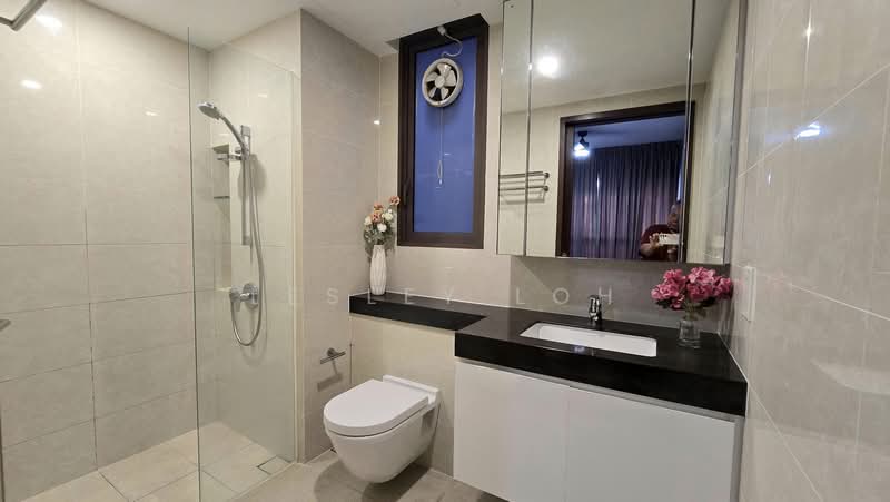 Archipelago, Bedok Reservoir Road, 2 Bedrooms, 829 sqft, Condominium For Sale, by Lesley Loh, 500193883 - Master Bathroom - PropertyGuru.com.sg