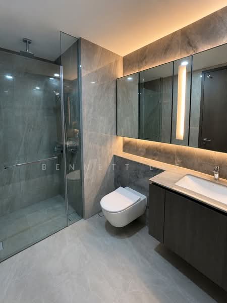 Piccadilly Grand, 1 Northumberland Road, Farrer Park / Serangoon Rd, 2 Bedrooms, 646 sqft, Condominium For Sale, by Bennett Lee, 500193887 - Bathroom - PropertyGuru.com.sg