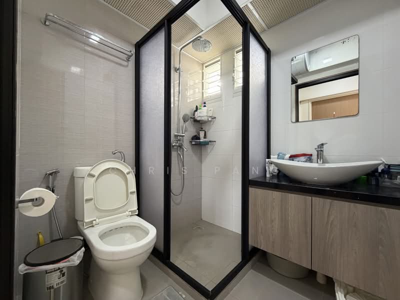 627A Tampines Street 61, 627A Tampines Street 61, 3 Bedrooms, 1,001 sqft, HDB Flat For Sale, by Chris Pang, 500193889 - Bathroom - PropertyGuru.com.sg