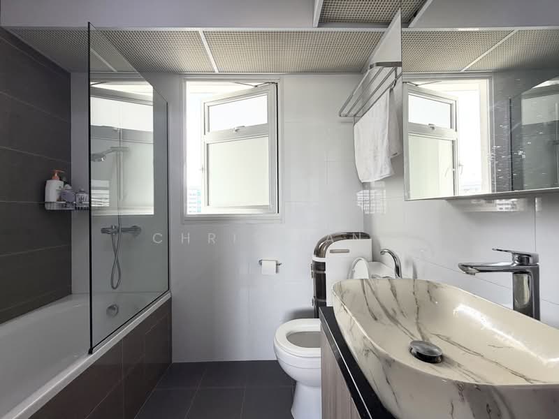 627A Tampines Street 61, 627A Tampines Street 61, 3 Bedrooms, 1,001 sqft, HDB Flat For Sale, by Chris Pang, 500193889 - Bathroom - PropertyGuru.com.sg
