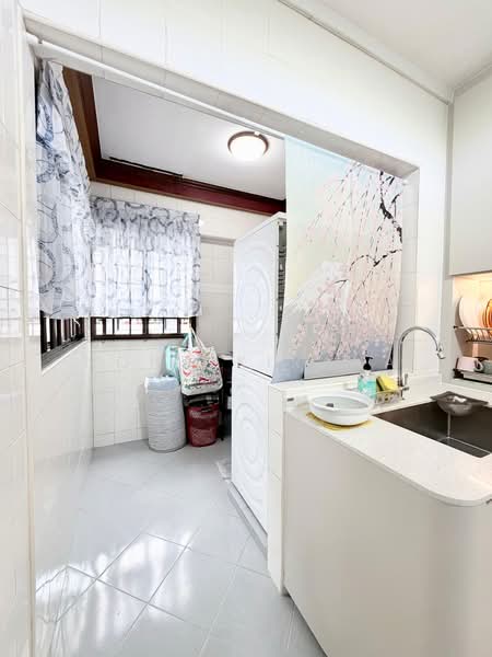 632 Woodlands Ring Road, 632 Woodlands Ring Road, 3 Bedrooms, 1,302 sqft, HDB Flat For Sale, by Nona Kirana, 500193893 - Kitchen - PropertyGuru.com.sg