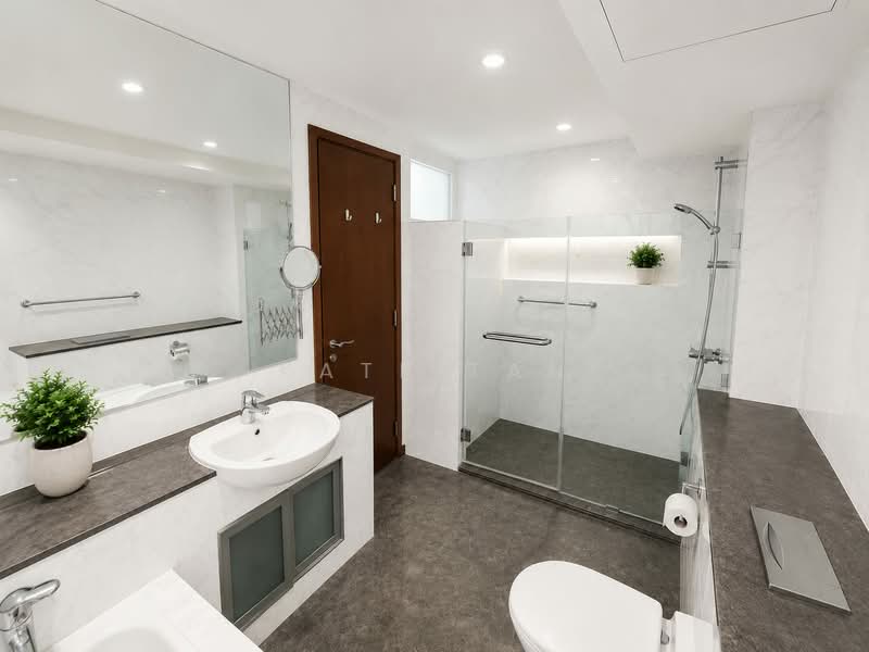 Goldenhill Villas, 1 Golden Rise, 4 Bedrooms, 3,800 sqft, Semi-Detached House For Rent, by Kate Tan, 500193897 - Bathroom - PropertyGuru.com.sg