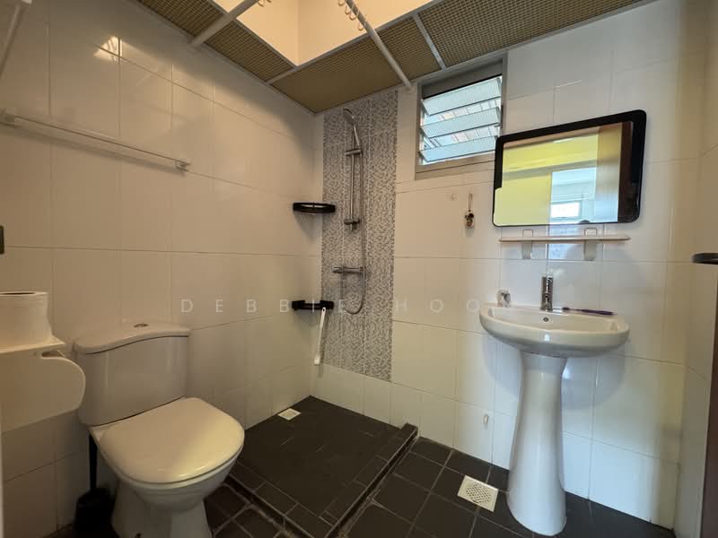 162A Rivervale Crescent, 162A Rivervale Crescent, 2 Bedrooms, 990 sqft, HDB Flat For Rent, by Debbie Hoon, 500193905 - Bathroom - PropertyGuru.com.sg