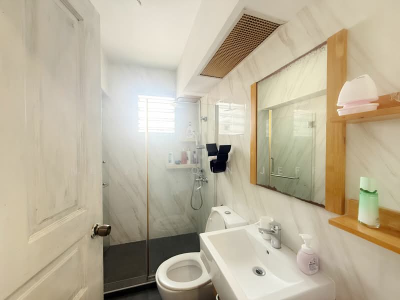 408B Fernvale Road, 408B Fernvale Road, 3 Bedrooms, 1,022 sqft, HDB Flat For Rent, by Ng Zhi Qin Jeff, 500193912 - Bathroom - PropertyGuru.com.sg