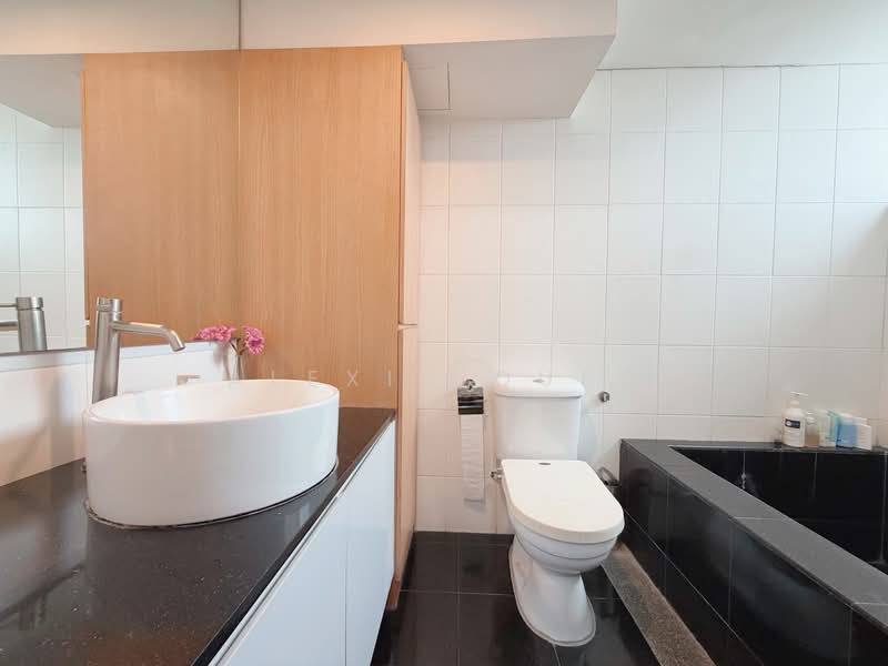 Lutheran Towers, 21 Tan Kim Cheng Road, 3 Bedrooms, 1,916 sqft, Apartment For Sale, by Alexis Quek, 500193924 - Bathroom - PropertyGuru.com.sg