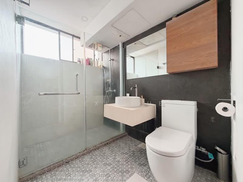 Lutheran Towers, 21 Tan Kim Cheng Road, 4 Bedrooms, 1,916 sqft, Apartment For Sale, by Alexis Quek, 500193927 - Bathroom - PropertyGuru.com.sg