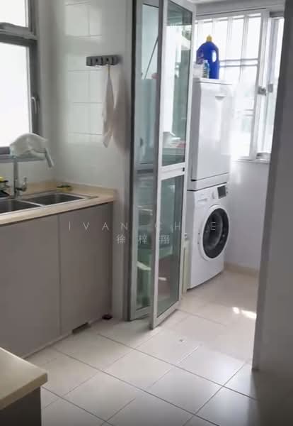 425 Clementi Avenue 1, 425 Clementi Avenue 1, 2 Bedrooms, 1,216 sqft, HDB Flat For Rent, by Ivan Chee 徐梓翔, 500193929 - Kitchen - PropertyGuru.com.sg
