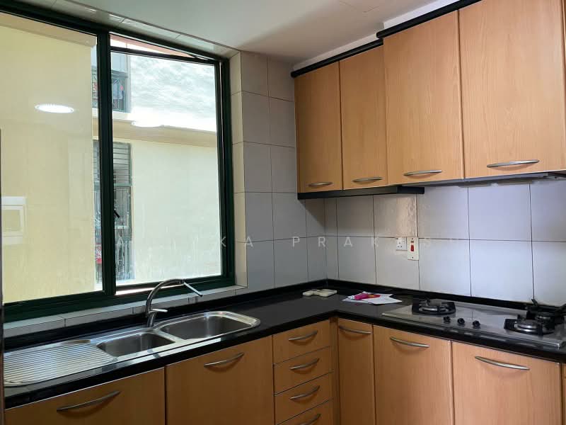 Pebble Bay, 130 Tanjong Rhu Road, 2 Bedrooms, 1,367 sqft, Condominium For Sale, by Radhika Prakash, 500193931 - Kitchen - PropertyGuru.com.sg