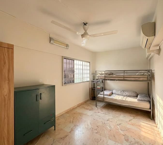 304 Jurong East Street 32, 304 Jurong East Street 32, Boon Lay / Jurong / Tuas, 3 Bedrooms, 1,011 sqft, HDB Flat For Sale, by Peggy Cheng, 500193932 - Bedroom - PropertyGuru.com.sg