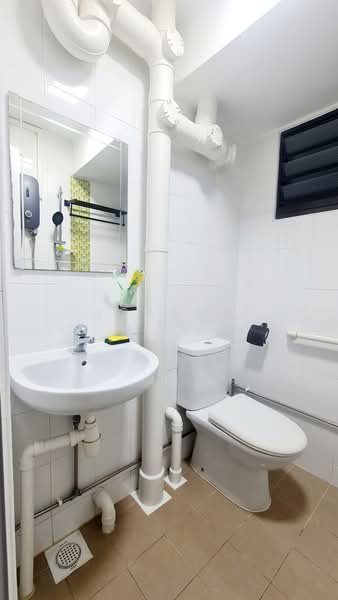 84 Bedok North Street 4, 84 Bedok North Street 4, Room Rental, 721 sqft, HDB Flat For Rent, by Joanne Yeo, 500193936 - Bathroom - PropertyGuru.com.sg
