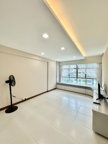 886C Woodlands Drive 50, 886C Woodlands Drive 50, 2 Bedrooms, 721 sqft, HDB Flat For Rent, by Shao Inn Tian, 500193939 - Living Room - PropertyGuru.com.sg