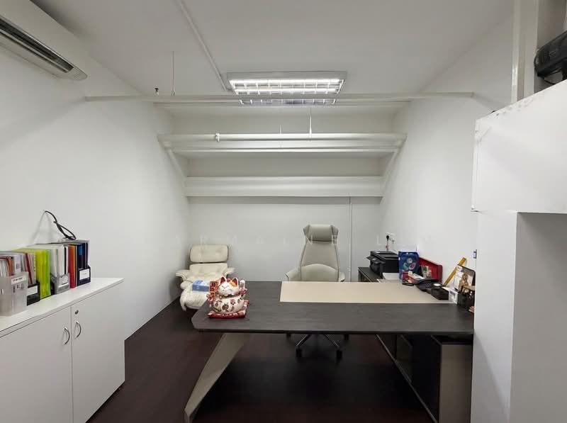 Wcega Plaza, 1 Bukit Batok Crescent, 2,000 sqft, Light Industrial (B1) For Rent, by Charmaine Lim, 500193943 - Study - CommercialGuru.com.sg