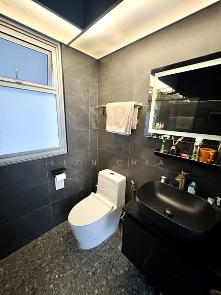 228A Punggol Field, 228A Punggol Field, 3 Bedrooms, 1,001 sqft, HDB Flat For Sale, by Leon Chea, 500193956 - Bathroom - PropertyGuru.com.sg