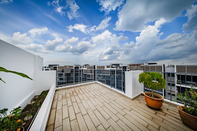 Waterbay, 47B Edgefield Plains, 4 Bedrooms, 2,304 sqft, Executive Condominium For Sale, by Jerome Yap, 500193958 - Balcony - PropertyGuru.com.sg