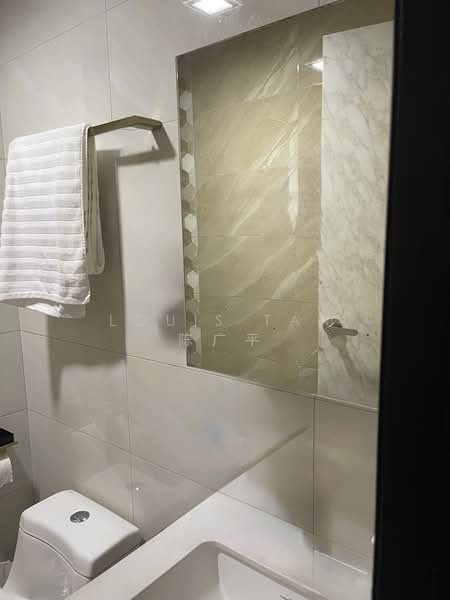 Azalea Park Condo, 12 Flora Road, 3 Bedrooms, 1,313 sqft, Condominium For Sale, by Louis Tan 陈广平, 500193960 - Bathroom - PropertyGuru.com.sg