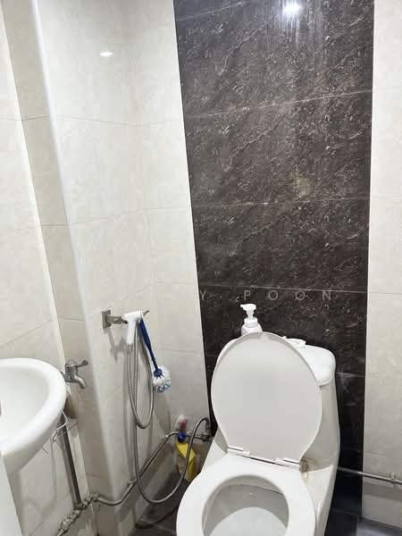 96 Lorong 3 Toa Payoh, 96 Lorong 3 Toa Payoh, 2 Bedrooms, 732 sqft, HDB Flat For Sale, by Kaisley Poon, 500193962 - Bathroom - PropertyGuru.com.sg