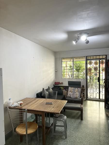 96 Lorong 3 Toa Payoh, 96 Lorong 3 Toa Payoh, 2 Bedrooms, 732 sqft, HDB Flat For Sale, by Kaisley Poon, 500193962 - Living Room - PropertyGuru.com.sg