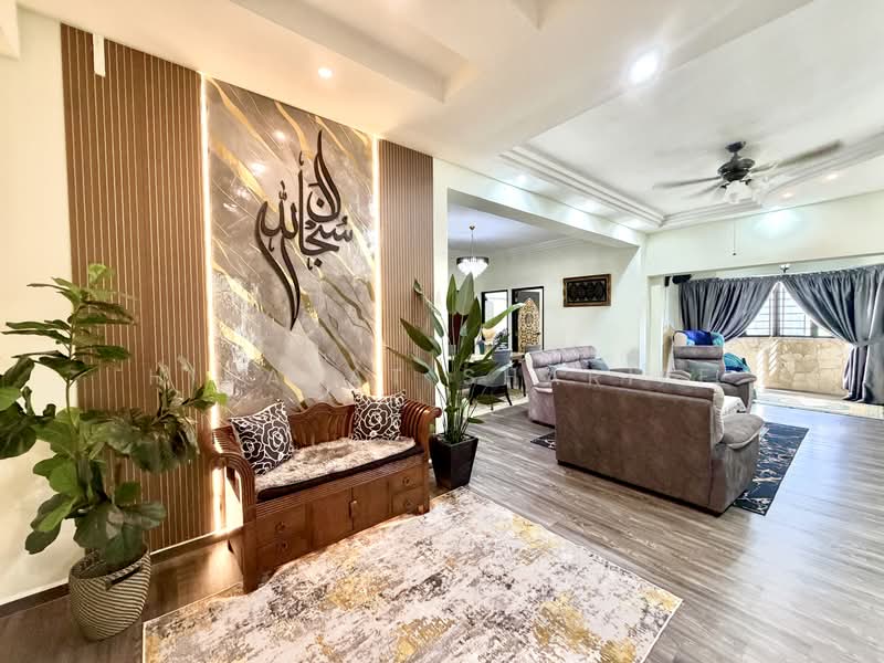 680 Choa Chu Kang Crescent, 680 Choa Chu Kang Crescent, 4 Bedrooms, 1,550 sqft, HDB Flat For Sale, by Hidayat Shariff, 500193965 - Living Room - PropertyGuru.com.sg