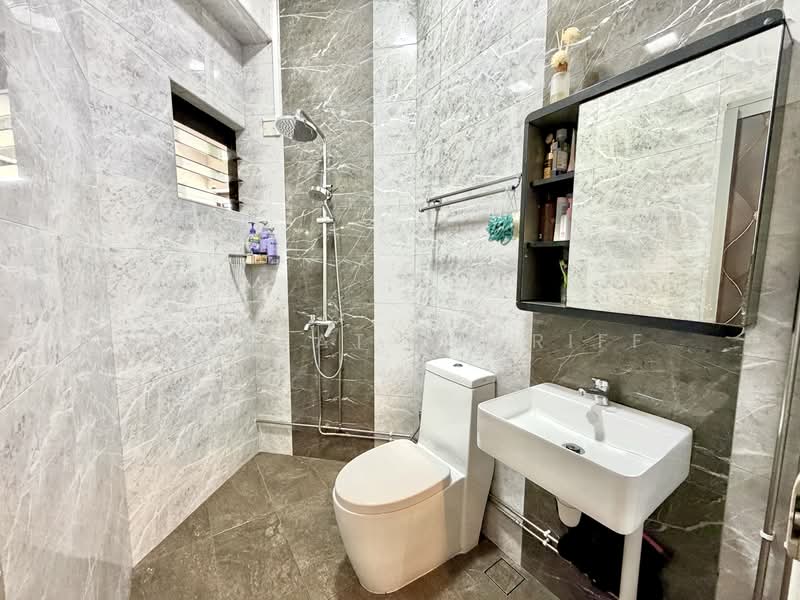 680 Choa Chu Kang Crescent, 680 Choa Chu Kang Crescent, 4 Bedrooms, 1,550 sqft, HDB Flat For Sale, by Hidayat Shariff, 500193965 - Bathroom - PropertyGuru.com.sg