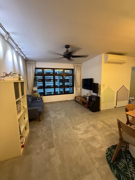 818B Choa Chu Kang Avenue 1, 818B Choa Chu Kang Avenue 1, 3 Bedrooms, 990 sqft, HDB Flat For Sale, by Neo Bing Hui, 500193967 - Living Room - PropertyGuru.com.sg