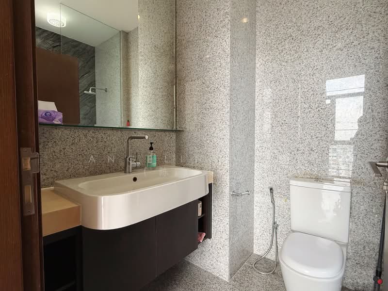 Hillsta, 68 Phoenix Road, 1 Bedroom, 538 sqft, Condominium For Sale, by Angeline Tan (陈慧恩), 500193974 - Bathroom - PropertyGuru.com.sg