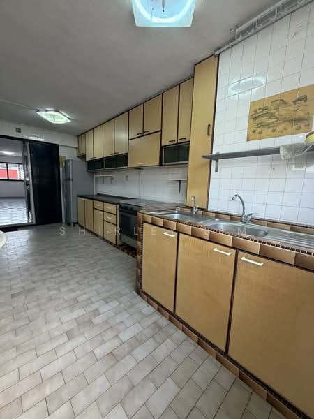 305 Shunfu Road, 305 Shunfu Road, 3 Bedrooms, 990 sqft, HDB Flat For Sale, by Shirley Lim, 500193982 - Kitchen - PropertyGuru.com.sg