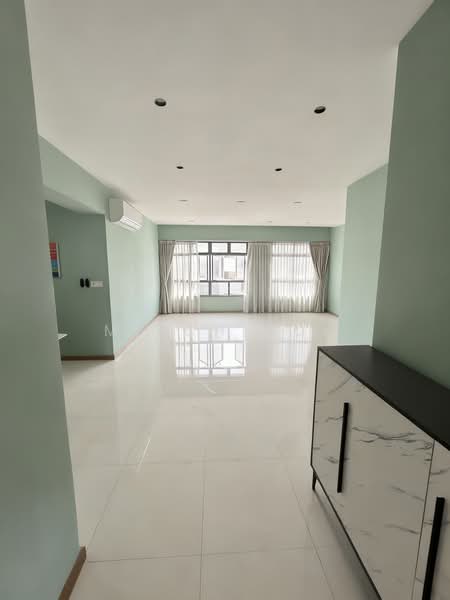 622B Tampines Avenue 12, 622B Tampines Avenue 12, 3 Bedrooms, 1,216 sqft, HDB Flat For Sale, by Mitch Soh, 500193987 - Living Room - PropertyGuru.com.sg