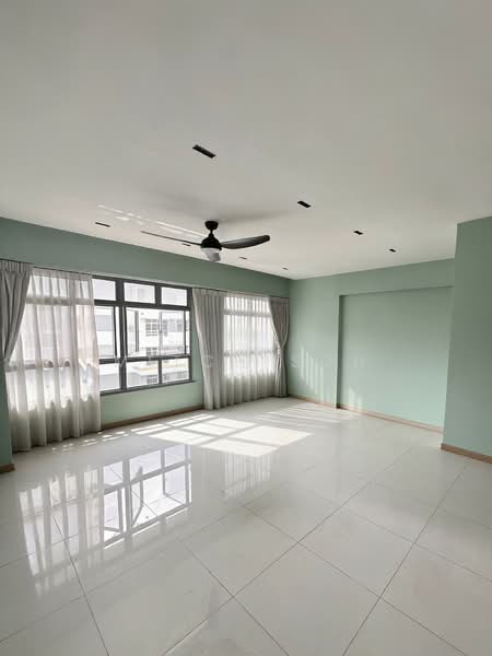622B Tampines Avenue 12, 622B Tampines Avenue 12, 3 Bedrooms, 1,216 sqft, HDB Flat For Sale, by Mitch Soh, 500193987 - Living Room - PropertyGuru.com.sg