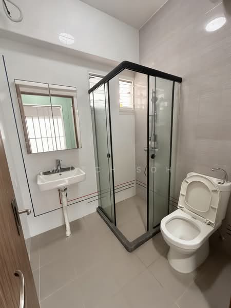 622B Tampines Avenue 12, 622B Tampines Avenue 12, 3 Bedrooms, 1,216 sqft, HDB Flat For Sale, by Mitch Soh, 500193987 - Bathroom - PropertyGuru.com.sg