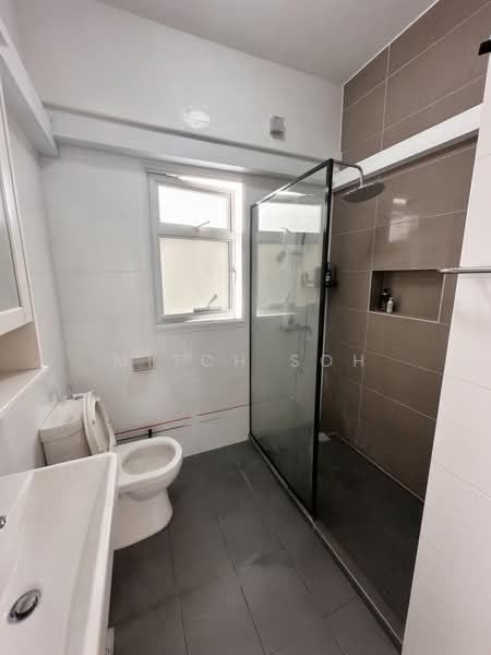 622B Tampines Avenue 12, 622B Tampines Avenue 12, 3 Bedrooms, 1,216 sqft, HDB Flat For Sale, by Mitch Soh, 500193987 - Bathroom - PropertyGuru.com.sg