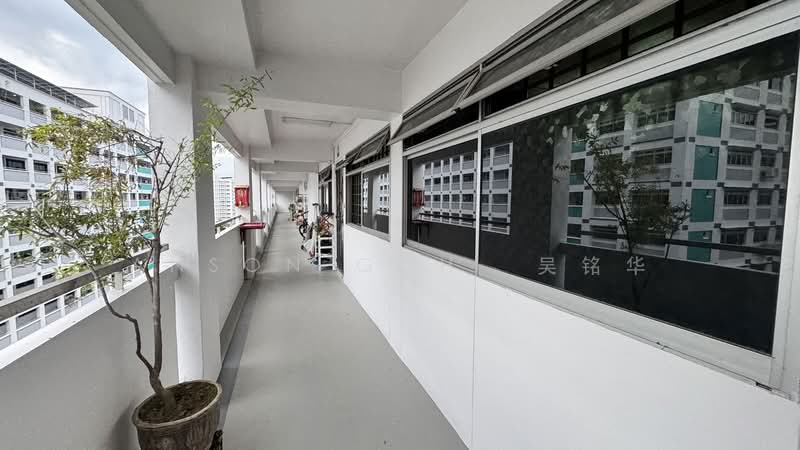 637 Pasir Ris Drive 1, 637 Pasir Ris Drive 1, 3 Bedrooms, 1,119 sqft, HDB Flat For Sale, by Anson Goh 吴铭华, 500193994 - Corridor - PropertyGuru.com.sg
