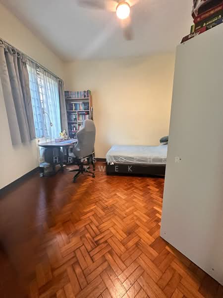 Maple Woods, 985 Bukit Timah Road, 3 Bedrooms, 1,335 sqft, Condominium For Rent, by Christopher Kwek, 500194001 - Bedroom - PropertyGuru.com.sg